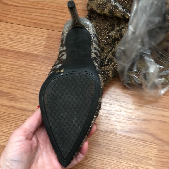 Size 8 - Picture 4 of 5